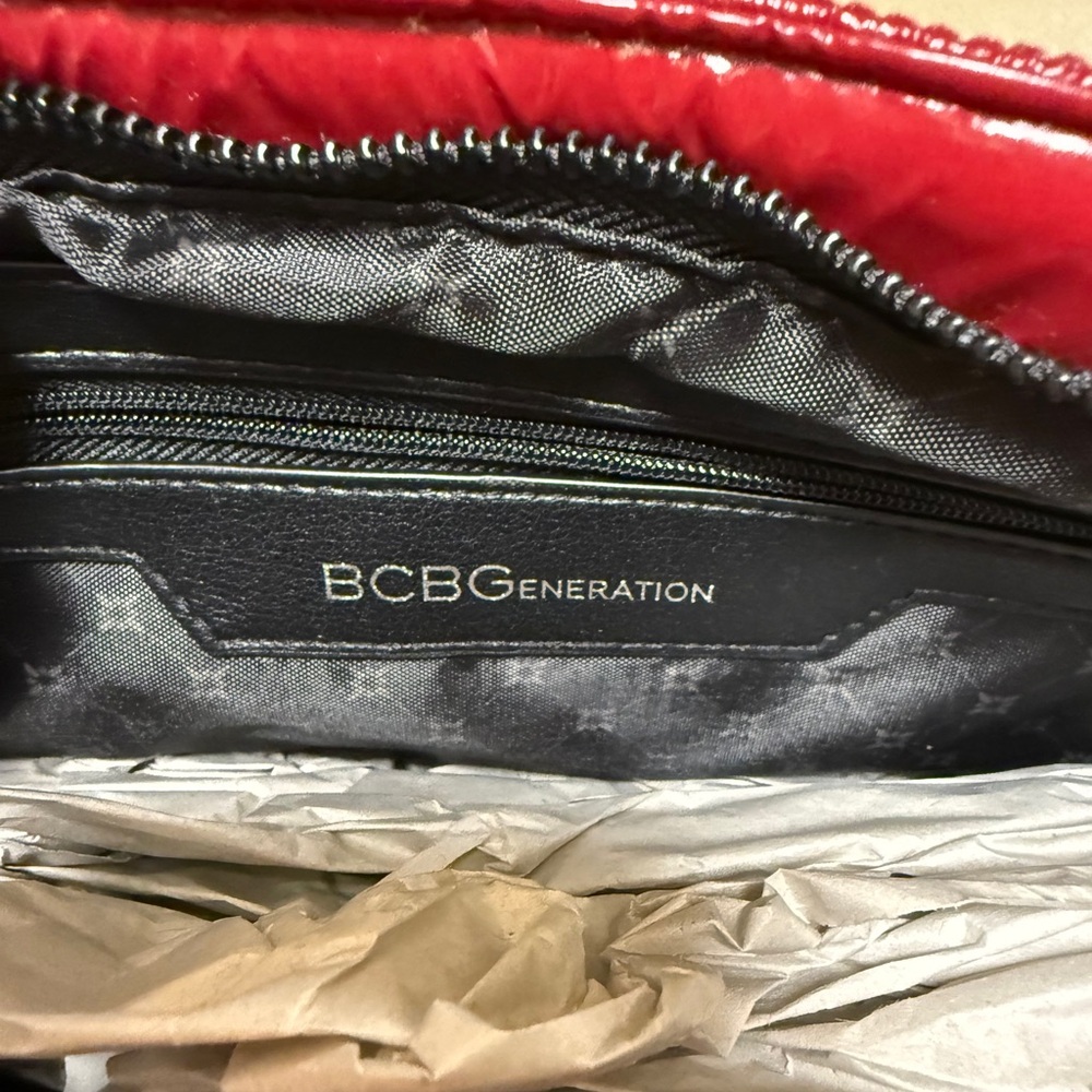 BCBGeneration Shiny Red Puffer crossbody NWOT - Picture 3 of 7